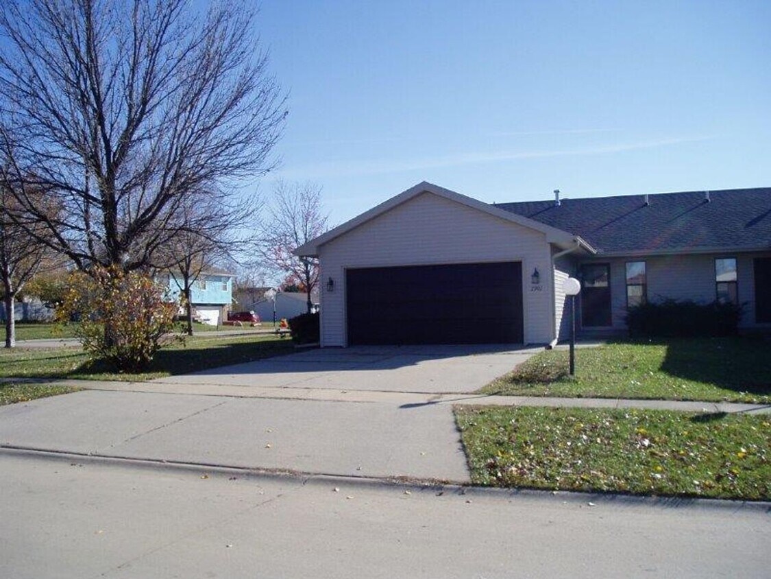 Primary Photo - 2bd -1 ba Newly Remodeled