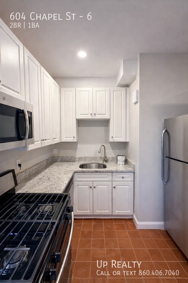 Building Photo - 604 Chapel St