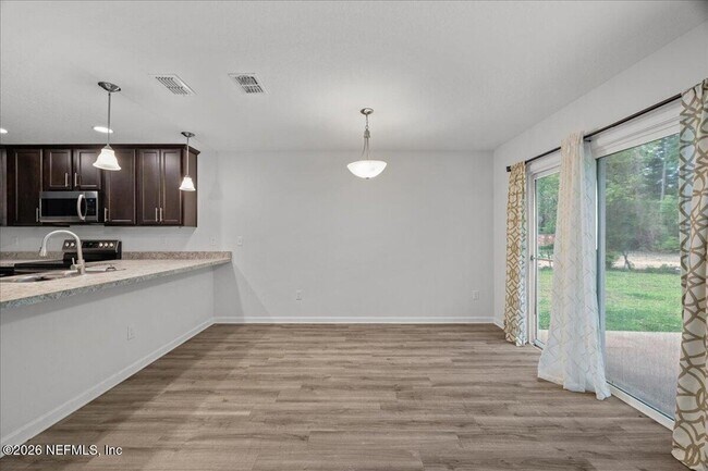 Foto del edificio - 13949 Gossett St
