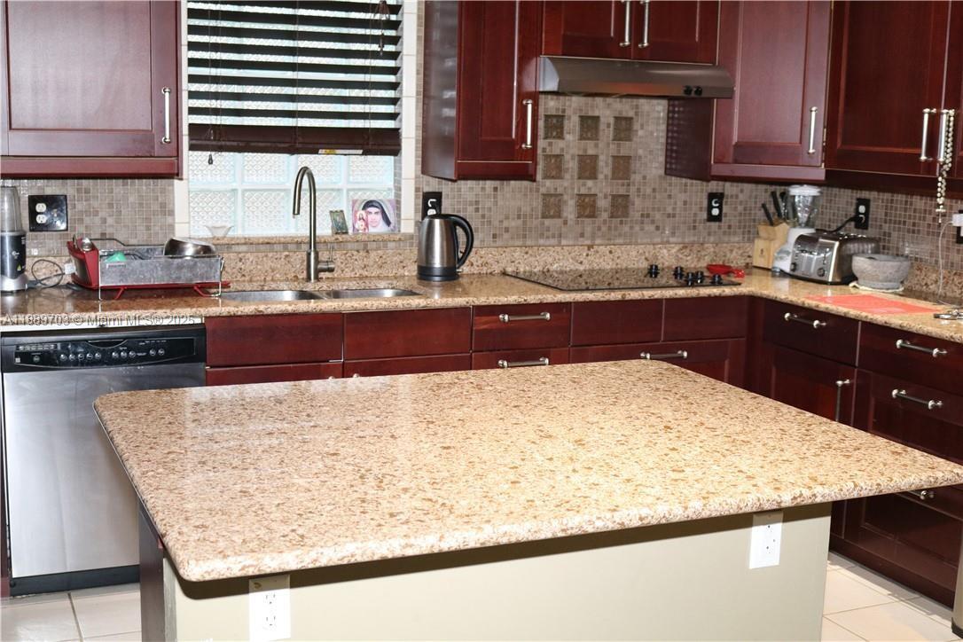 Foto del edificio - 12341 SW 1st St