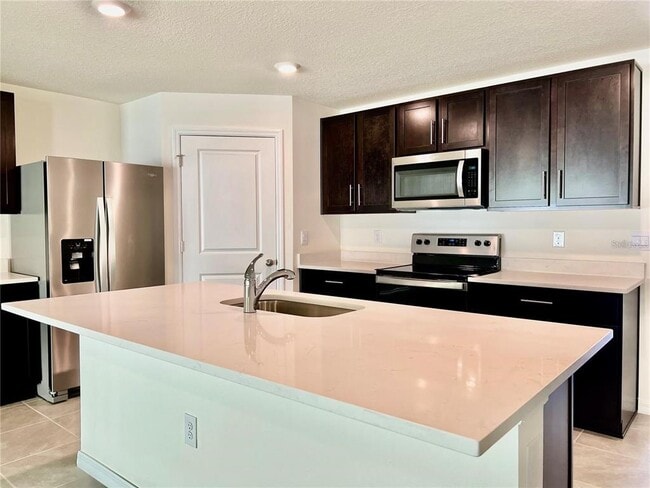 Building Photo - 378 SE 66th Ct