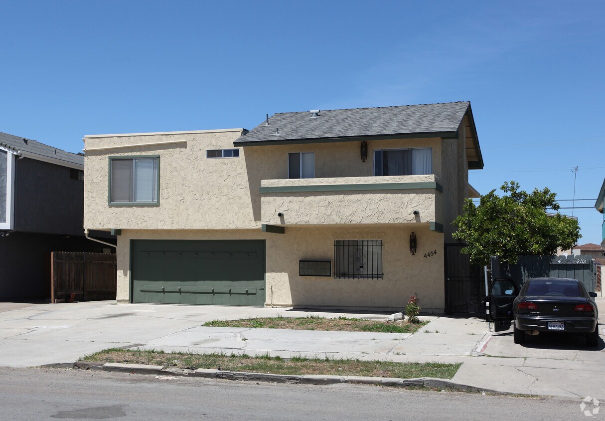 Building Photo - 4454 Cherokee Ave