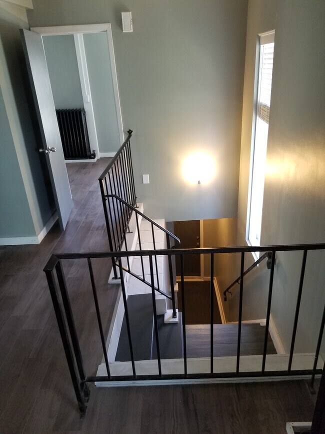 Foto del edificio - 1208 W 28th St