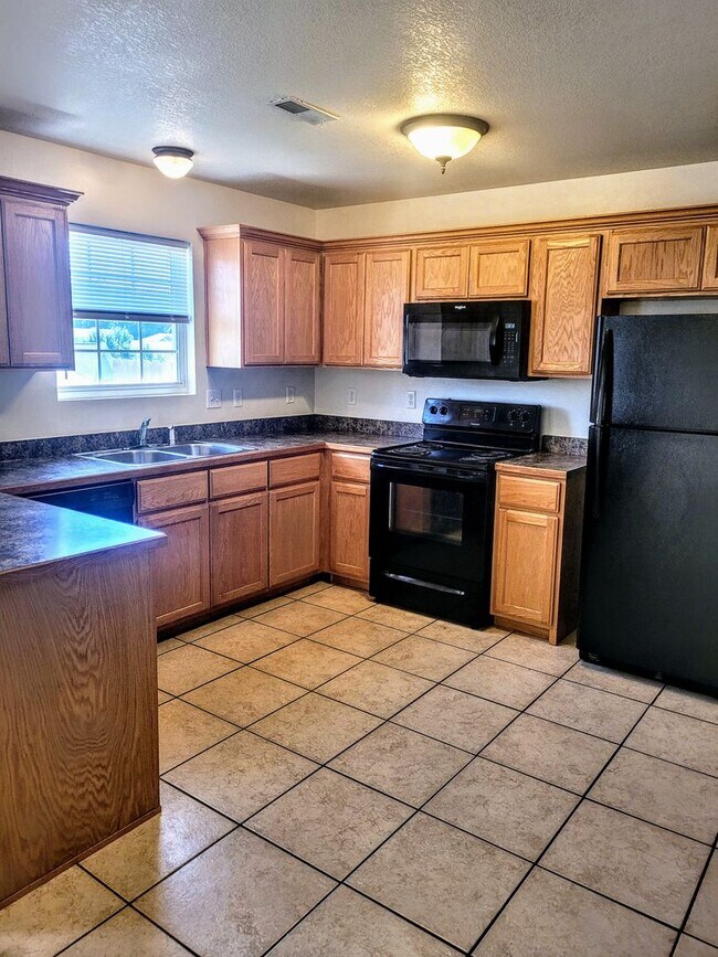 16239 A Cross Unit 16239 A Holy Cross, St. Robert, MO 65584 Room for