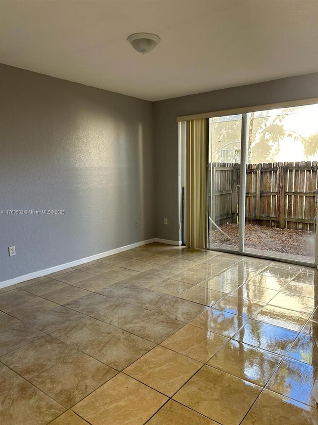 Foto del edificio - 2521 SE 15th Pl