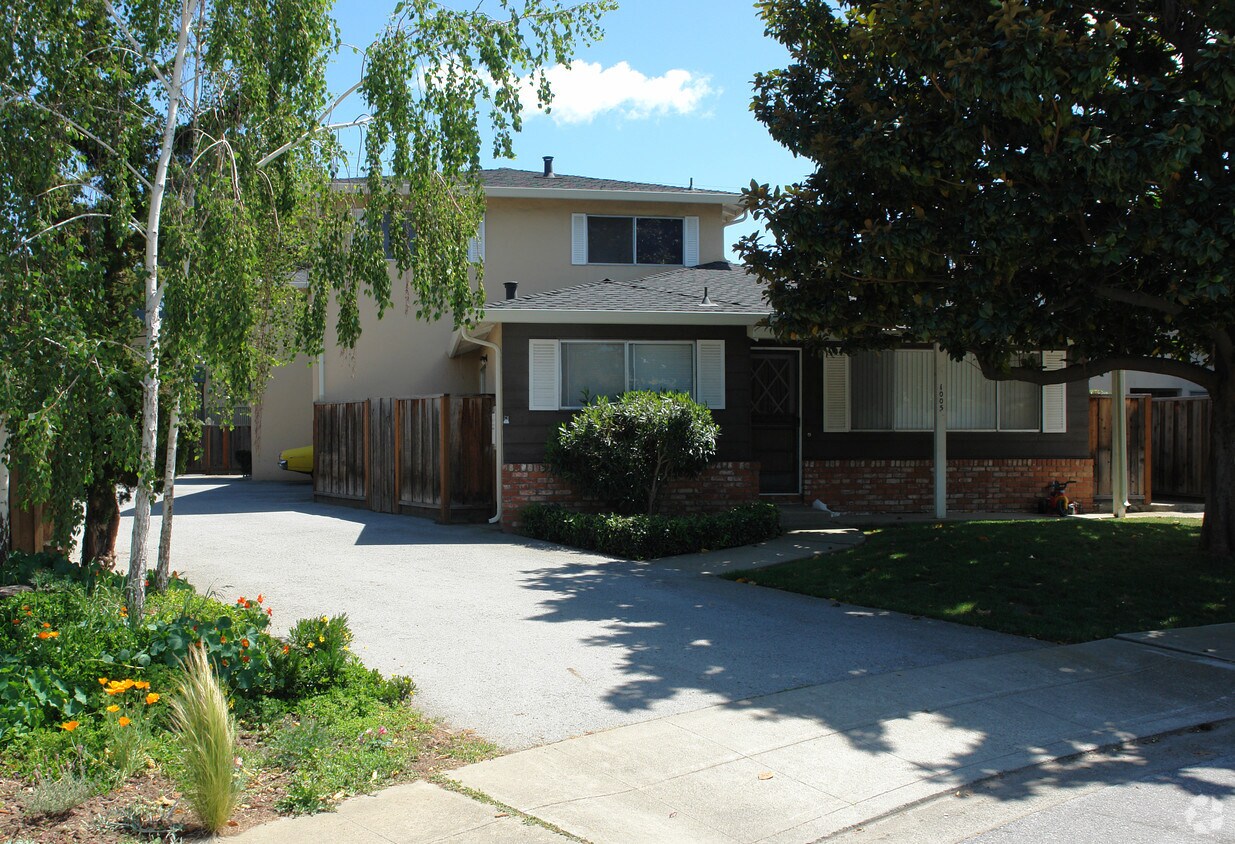 Primary Photo - 1005 Williams Way