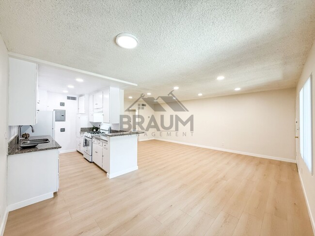 Foto del edificio - 6041 Whitsett Ave