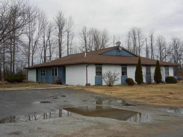 Primary Photo - Menard Apartments