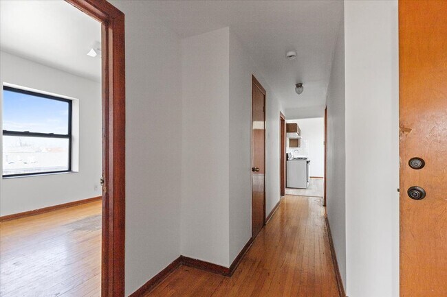 Foto del edificio - 3557 W Cortland St