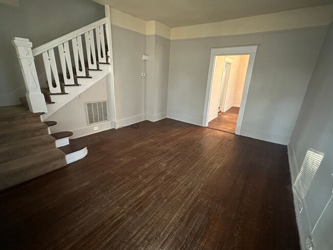 Foto del edificio - 3231-3233 Duncan St