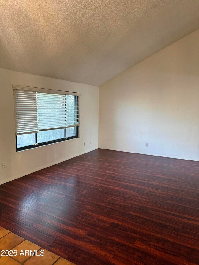 Foto del edificio - 426 E Susan Ln