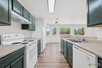 Building Photo - 107 Cedargrove