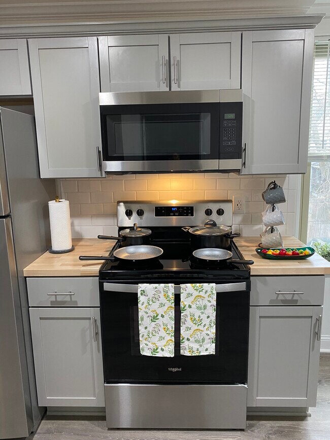 Foto del edificio - 52 Pomeroy Ave