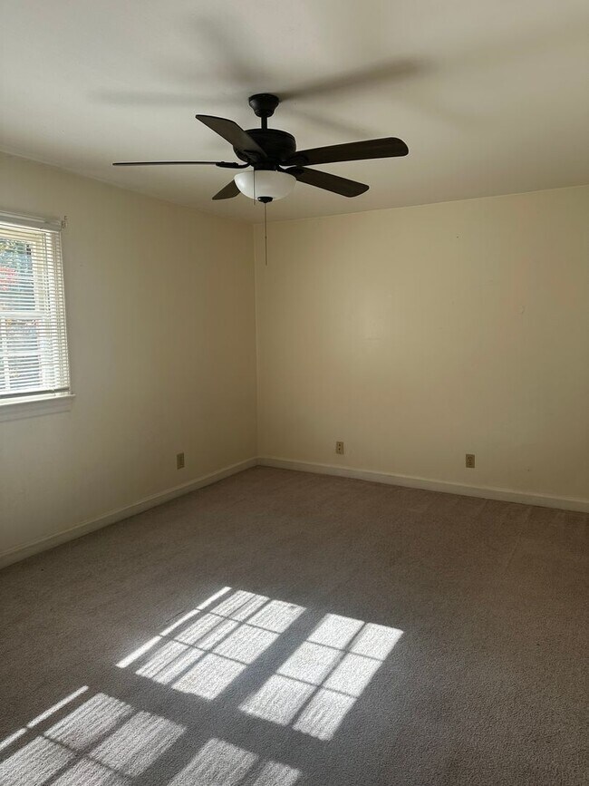 Foto del edificio - 2 Bedroom/ 2 bath Condo