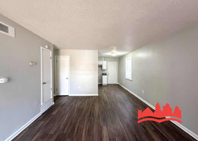 Foto del edificio - 3627 Royal Wood Dr