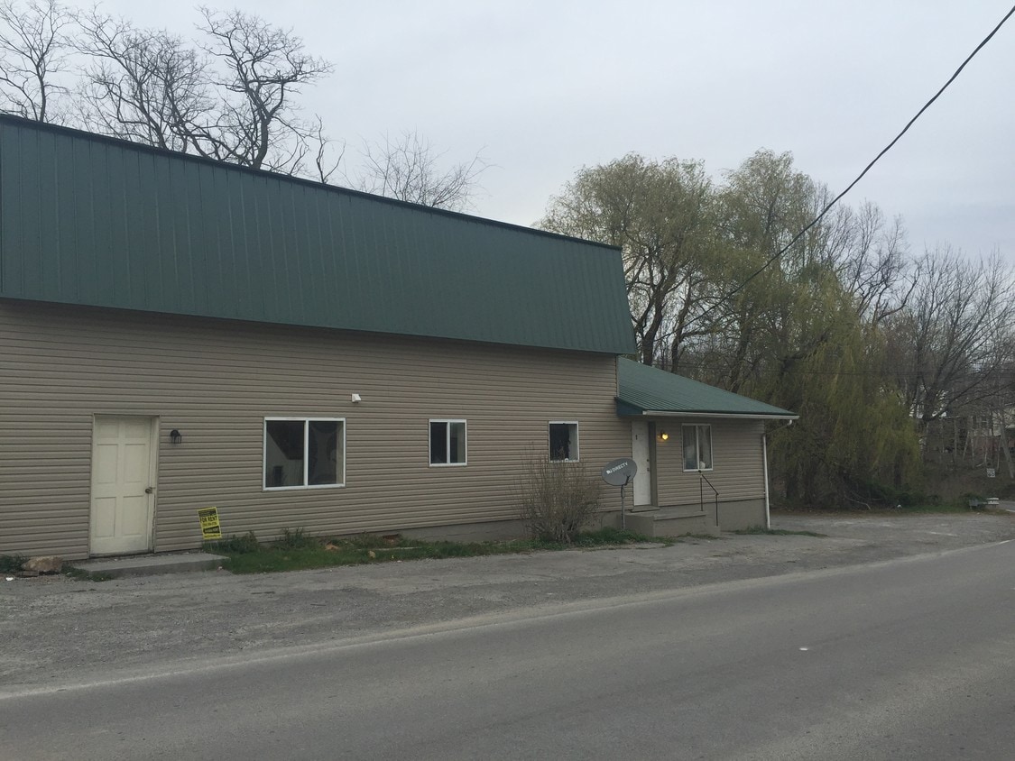 1035 Thornton Ave, Princeton, WV 24740 Apartments in Princeton, WV