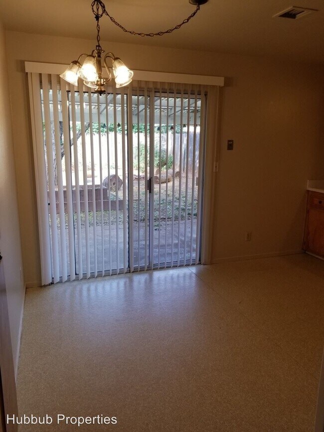Building Photo - 3872-3878 Alta Mesa Dr