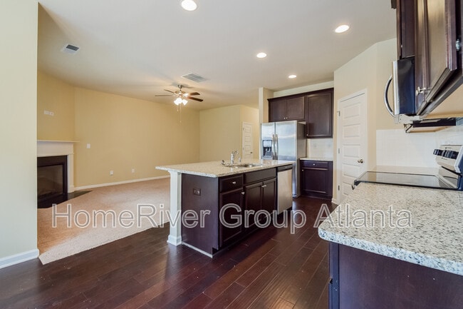 Building Photo - 1605 Danube Ct