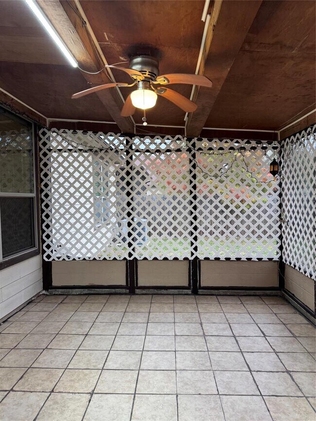 Foto del edificio - 14709 Fairland Drive