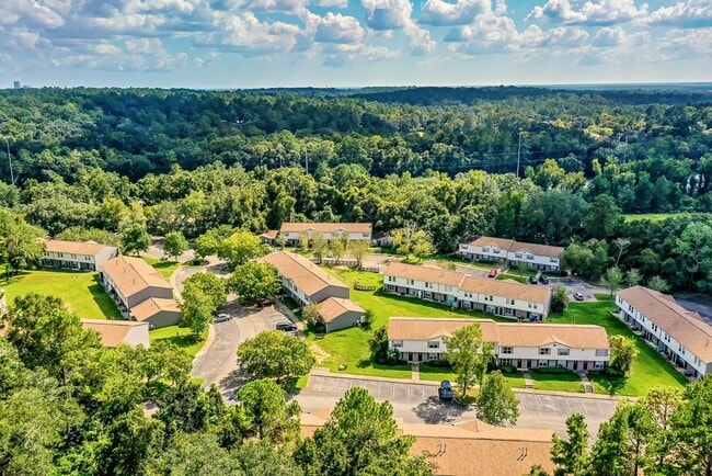 Foto del edificio - Springwood Townhomes