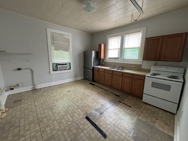 Building Photo - 88 Palmetto St