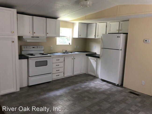 Building Photo - 3 br, 2 bath House - 5989 Westwood Rd N