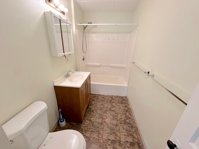 Bathroom - 10 Lawnfair St