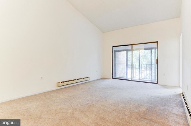 Building Photo - 15320 Pine Orchard Dr