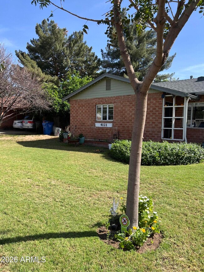 Foto del edificio - 4121 E Edgemont Ave