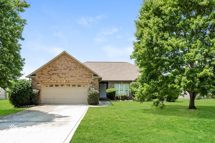 Primary Photo - 4 Bedroom with Great Location