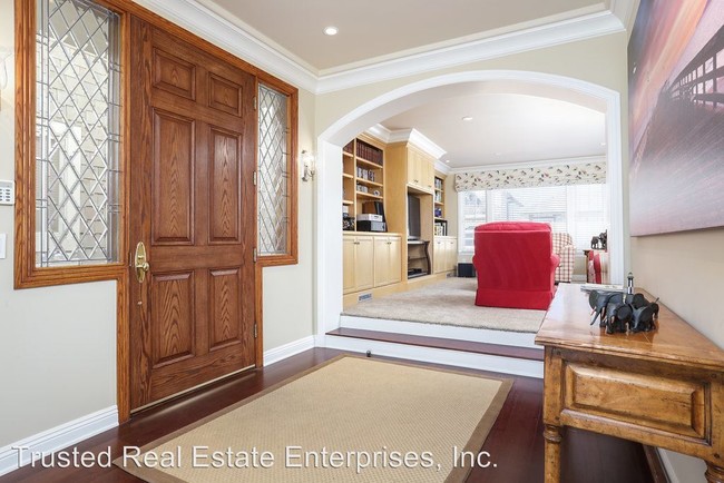 Building Photo - 4 br, 3.5 bath  - 3705 Ocean Drive