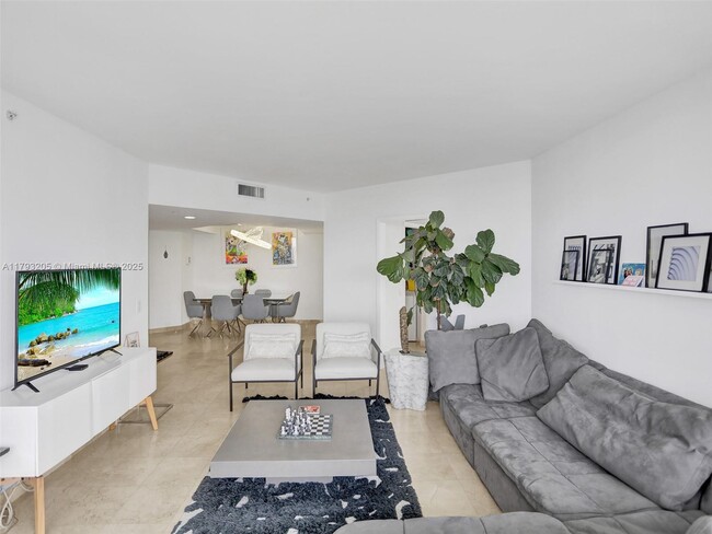 Foto del edificio - 21205 Yacht Club Dr