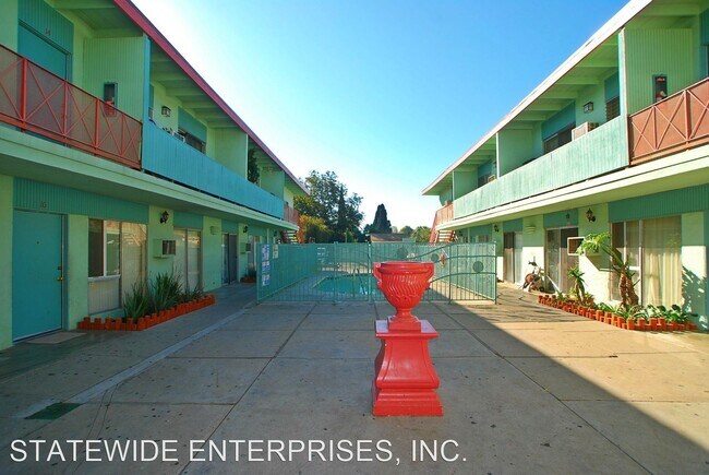 Building Photo - 17808-17828 Saticoy St