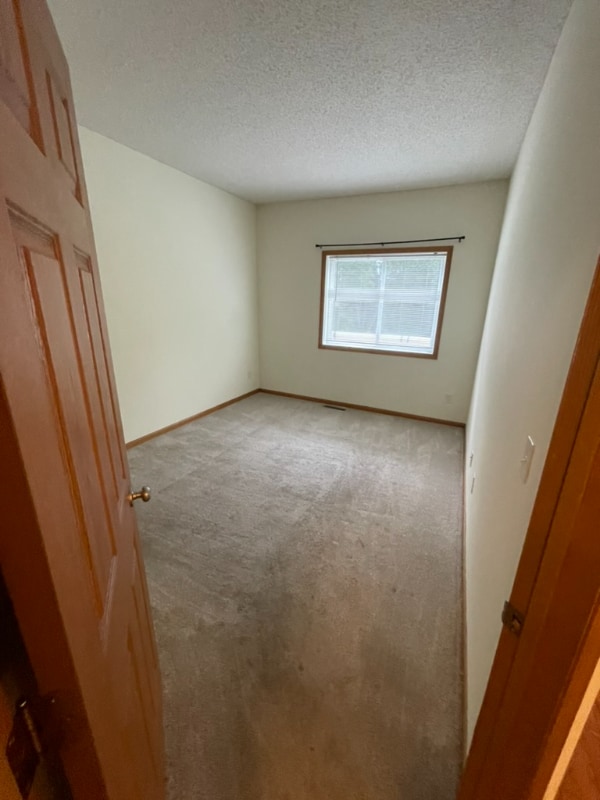 Building Photo - 6764 Meadow Grass Ln S