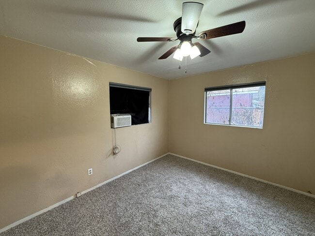 Building Photo - 1548 Elm St