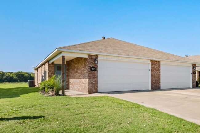Photo - 235 E Anabranch Ct Apartment