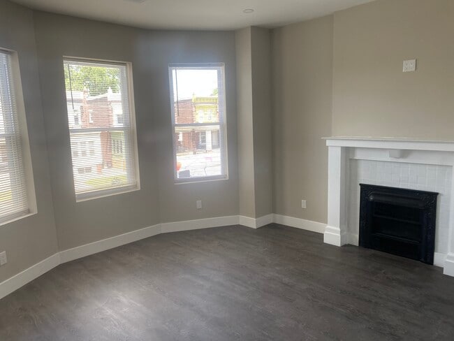 Building Photo - 546 W Olney Ave