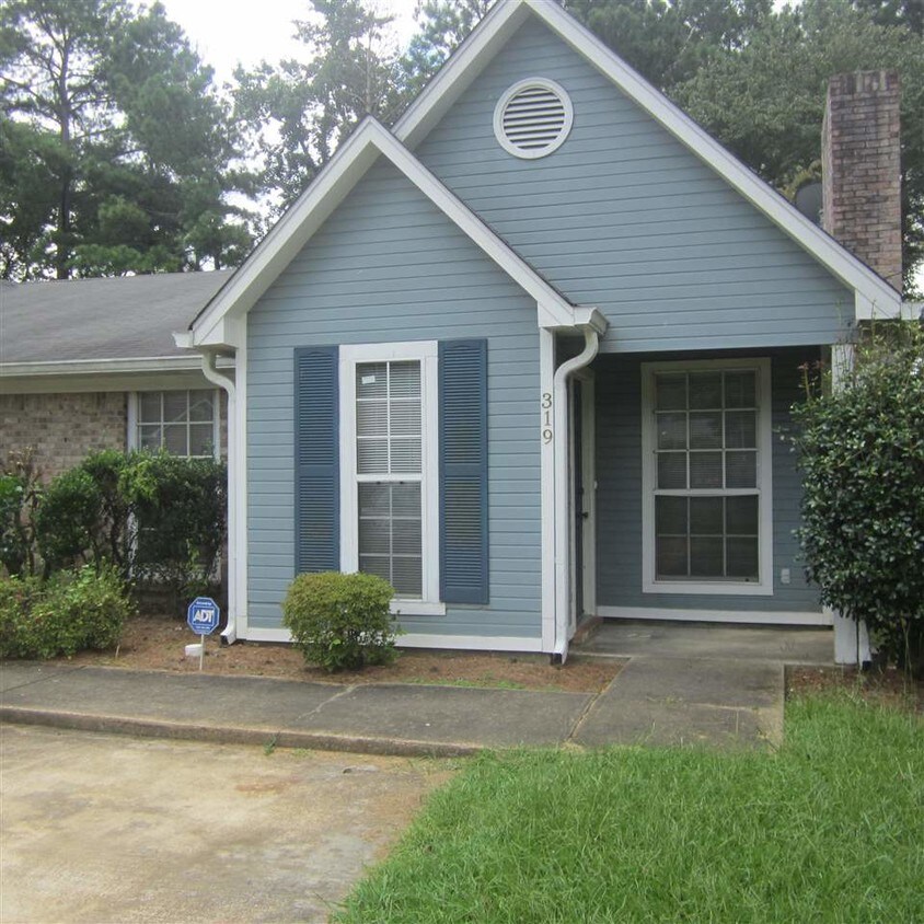 Foto principal - 319 Peach Orchard Dr