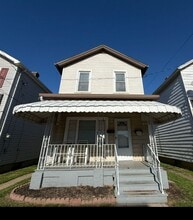 Building Photo - 454 Park St