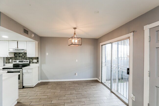 Foto del edificio - 2133 W Turney Ave