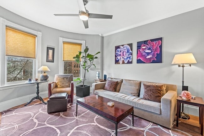 Foto del edificio - 773 Columbia Rd