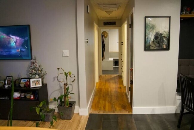 Foto del edificio - 493 E Haven Ave