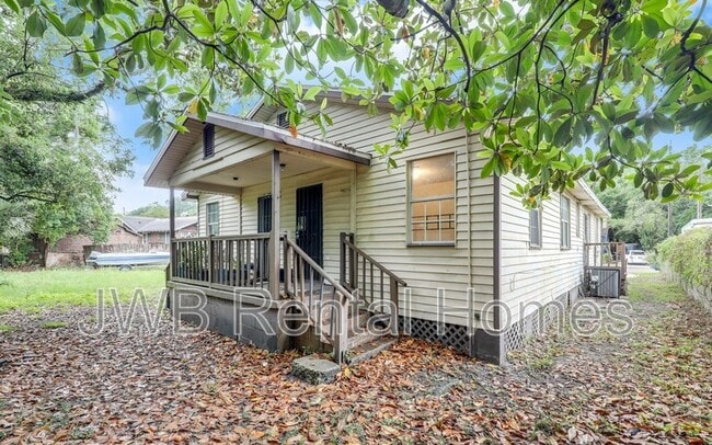 Photo - 330 W 26th St Apartment