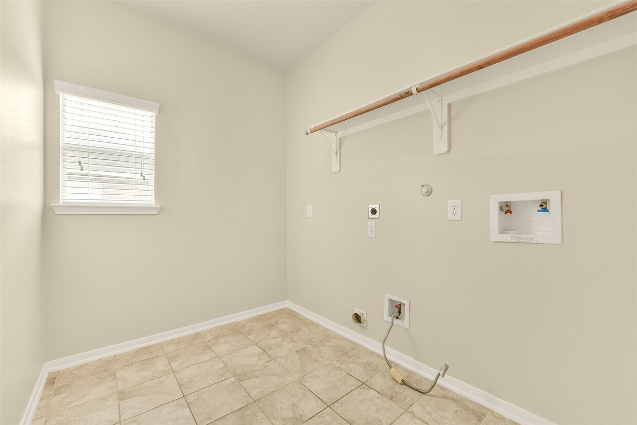 Foto del edificio - 5002 Creekside Ave