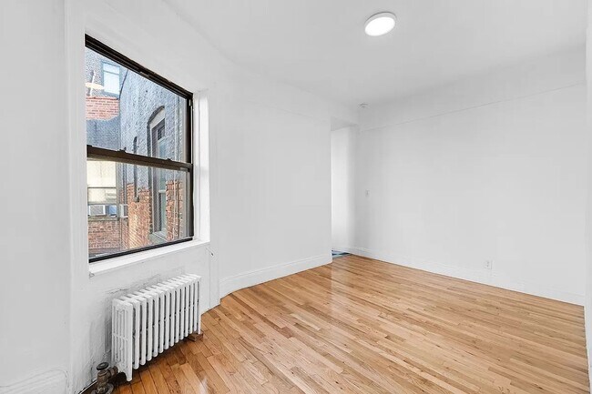 Foto del edificio - 218 Thompson Street