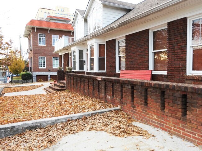Building Photo - 1084 Ponce de Leon Ave NE