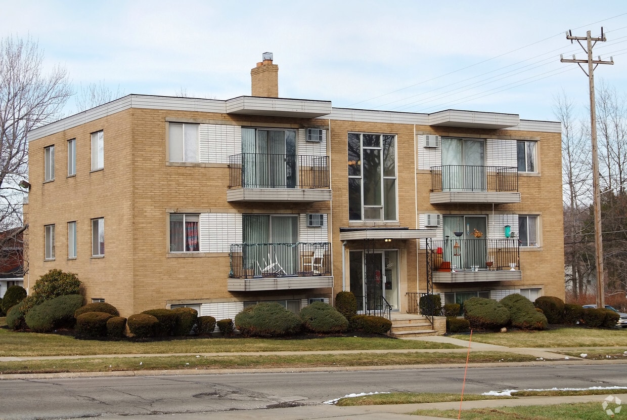 Building Photo - 4000 Fruitland Dr