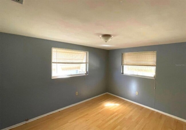 Building Photo - 7335 Ashwood Dr