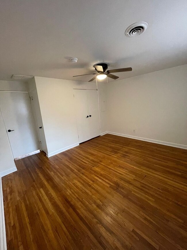 Foto del edificio - N Ellis