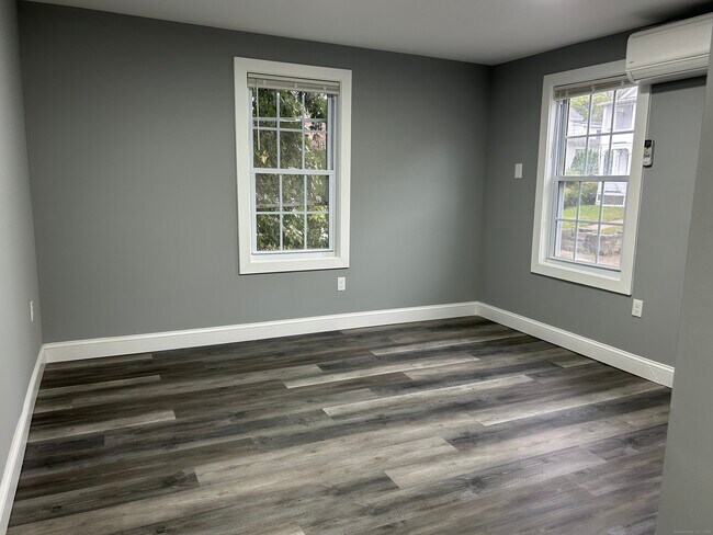 Foto del edificio - 92-98 Boswell Ave